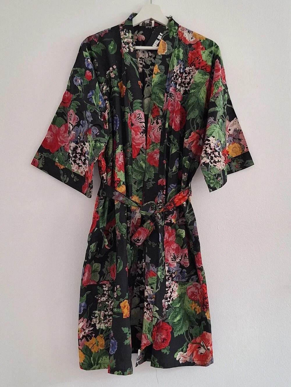 NWT Royal Silk Vintage Floral Black Short Kimono Robe with Tie Waist